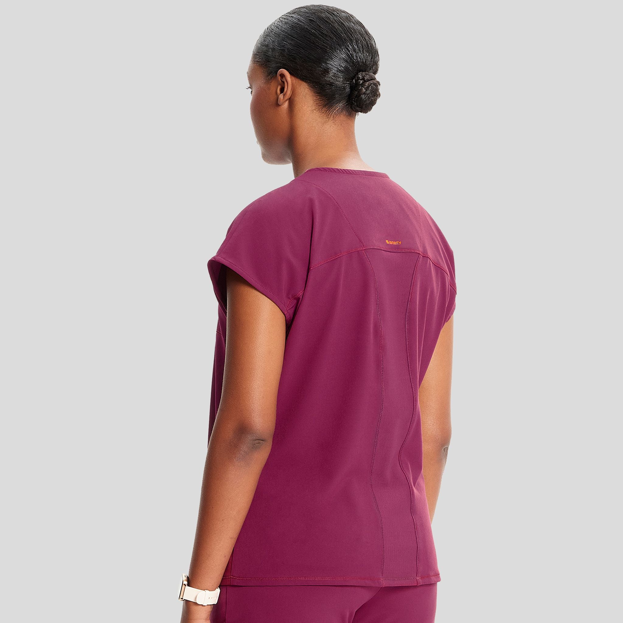 IN_INFINITY_GNR8_henleyTOP_622A_WINE_LEFT