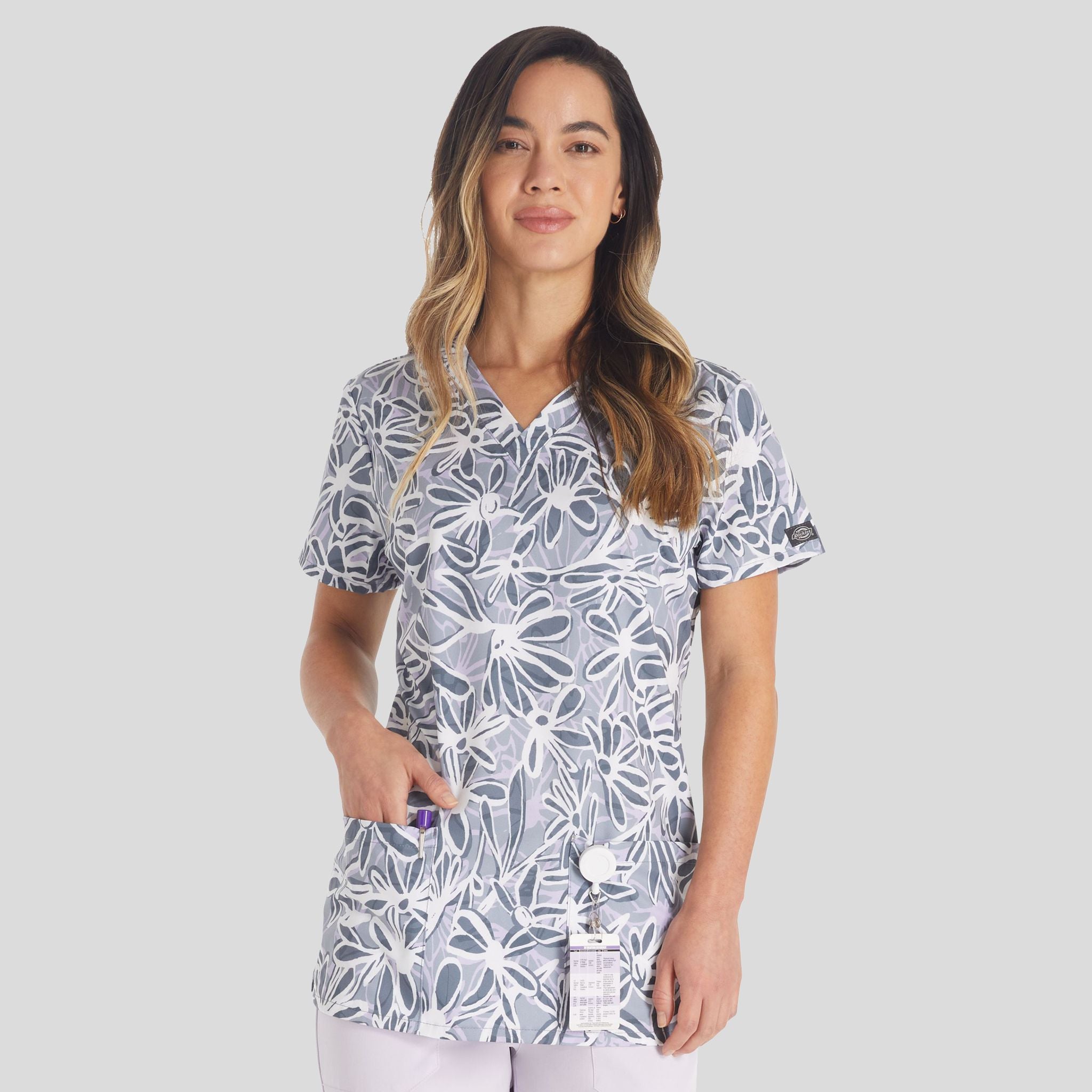 Lazy Daisies Print Scrub Top